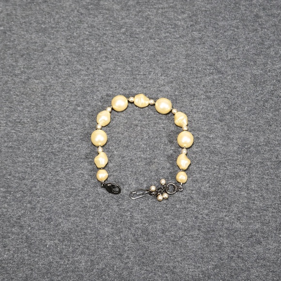 costume jewelry. faux pearl dabby reid bracelet - Picture 1 of 5